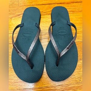 Havaianas Dark Green and Bronze Slippers